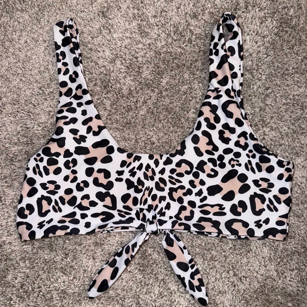 Pink Lily Leopard Print Bikini Top